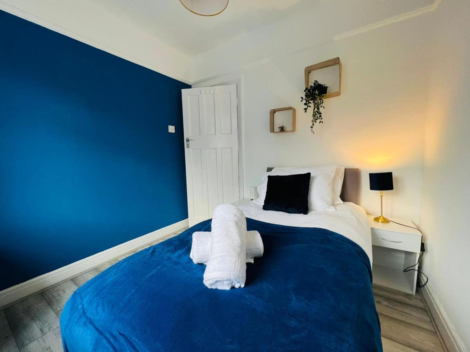 Sariyu Space Luton Hotel Luton  Buitenkant foto